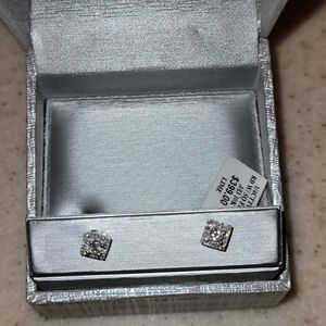 1/4ct t.w Diamond Square Frame Studs